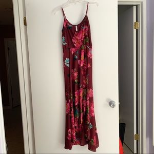 BURGUNDY FLORAL MAXI DRESS